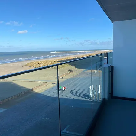 In With Stunning Sea View, Cleaning Included