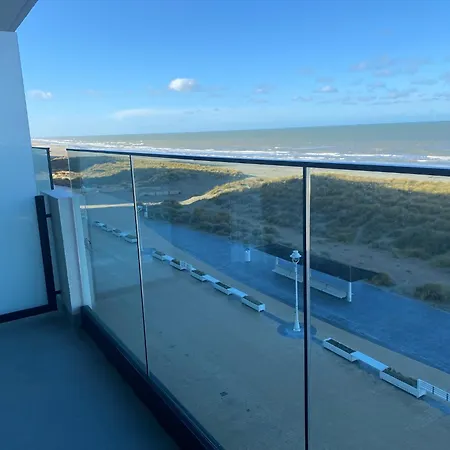 In With Stunning Sea View, Cleaning Included
